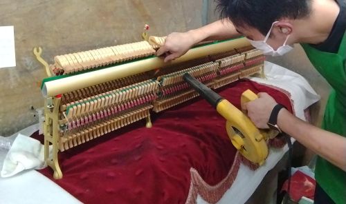 ピアノ運送時のクリーニング
